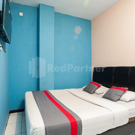 J&B Rooms Pramuka Jakarta Mitra Reddoorz Eksteriør billede