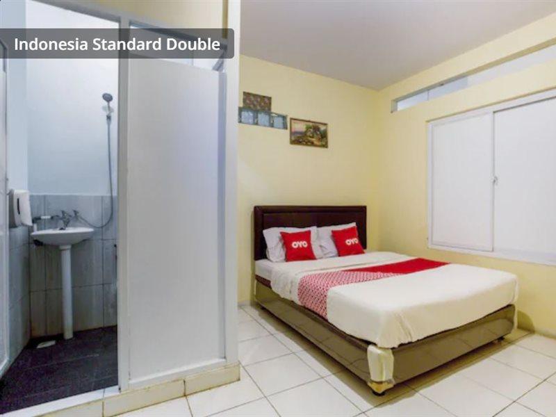 J&B Rooms Pramuka Jakarta Mitra Reddoorz Eksteriør billede
