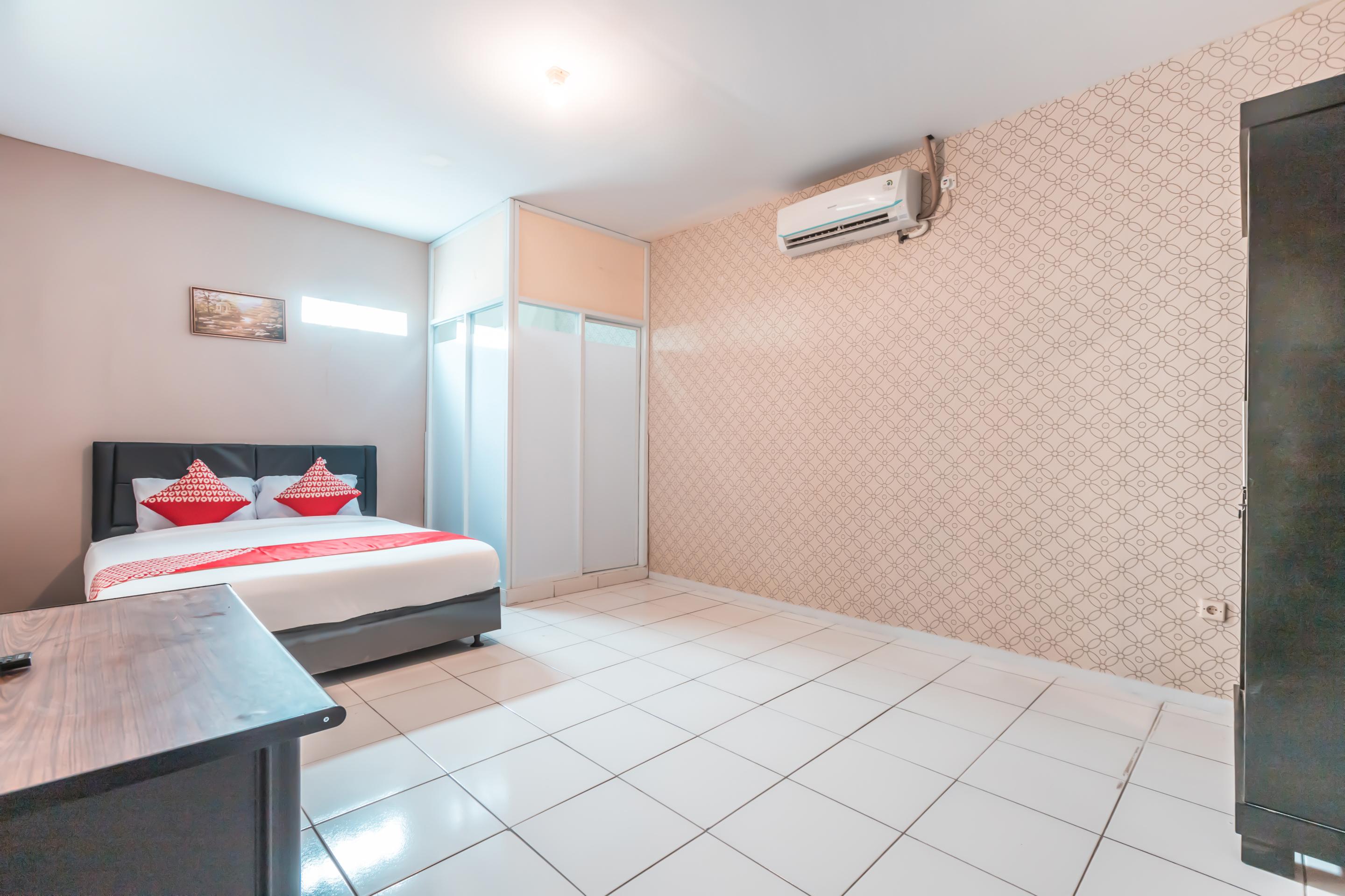 J&B Rooms Pramuka Jakarta Mitra Reddoorz Eksteriør billede