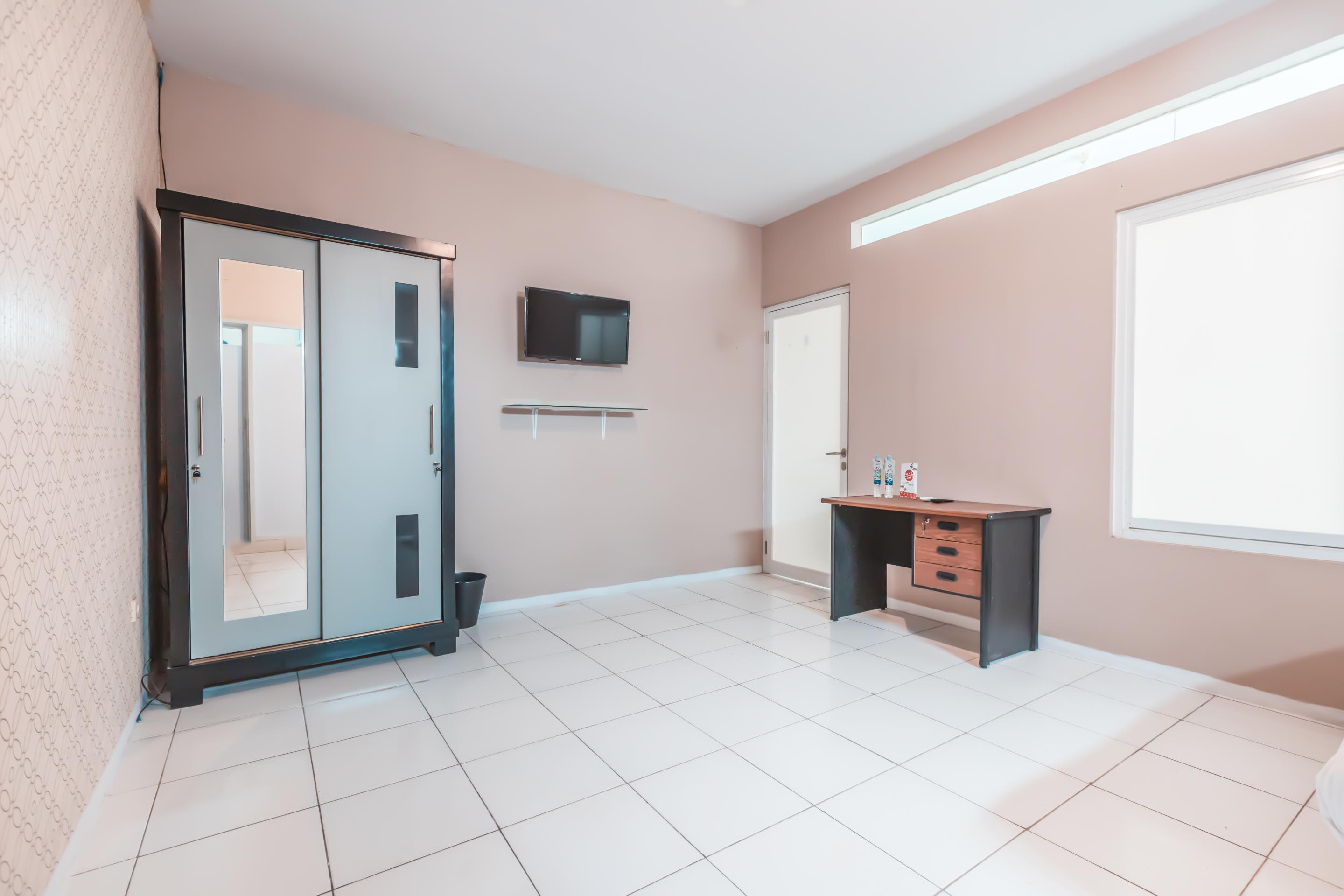J&B Rooms Pramuka Jakarta Mitra Reddoorz Eksteriør billede
