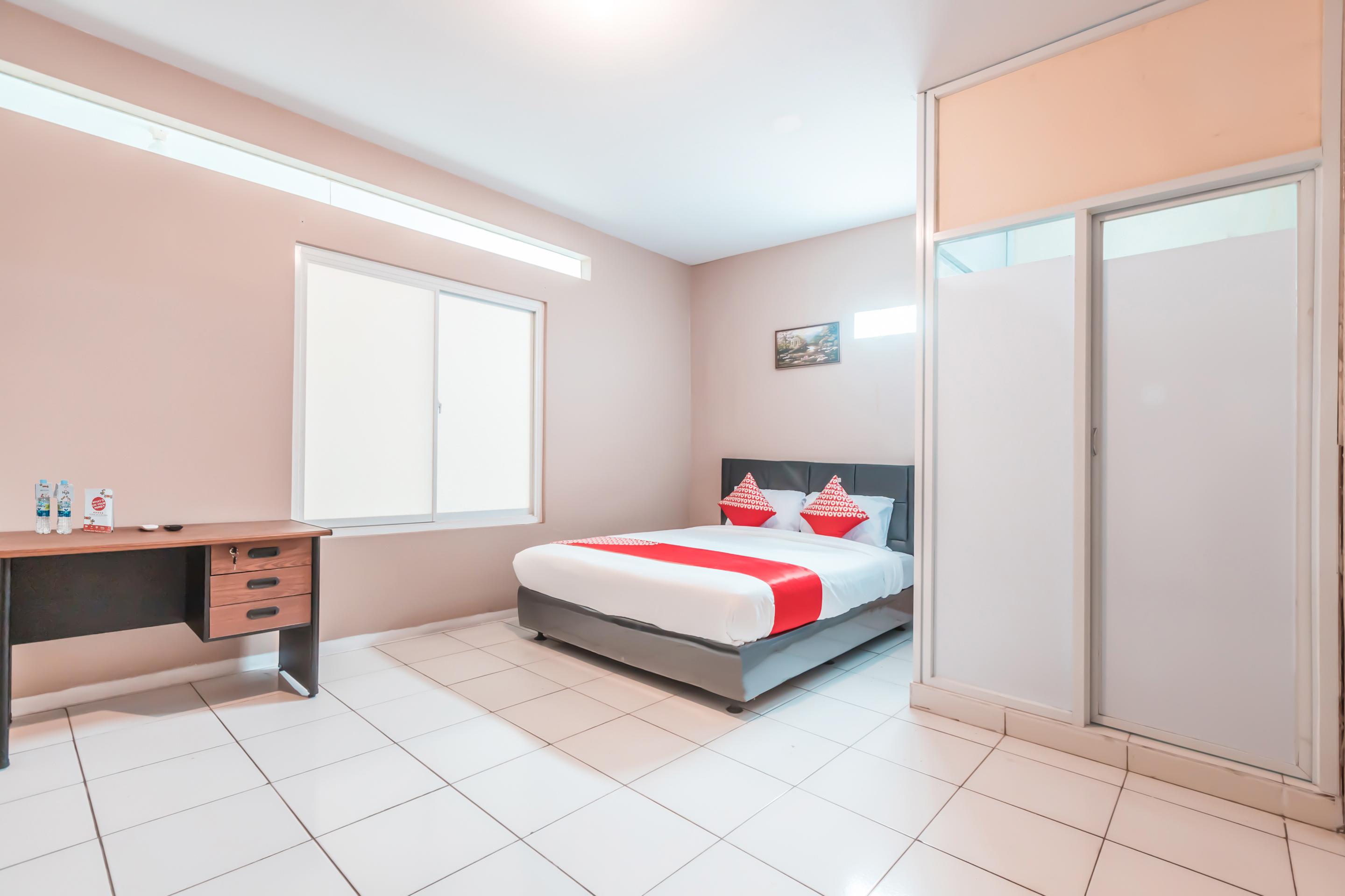 J&B Rooms Pramuka Jakarta Mitra Reddoorz Eksteriør billede