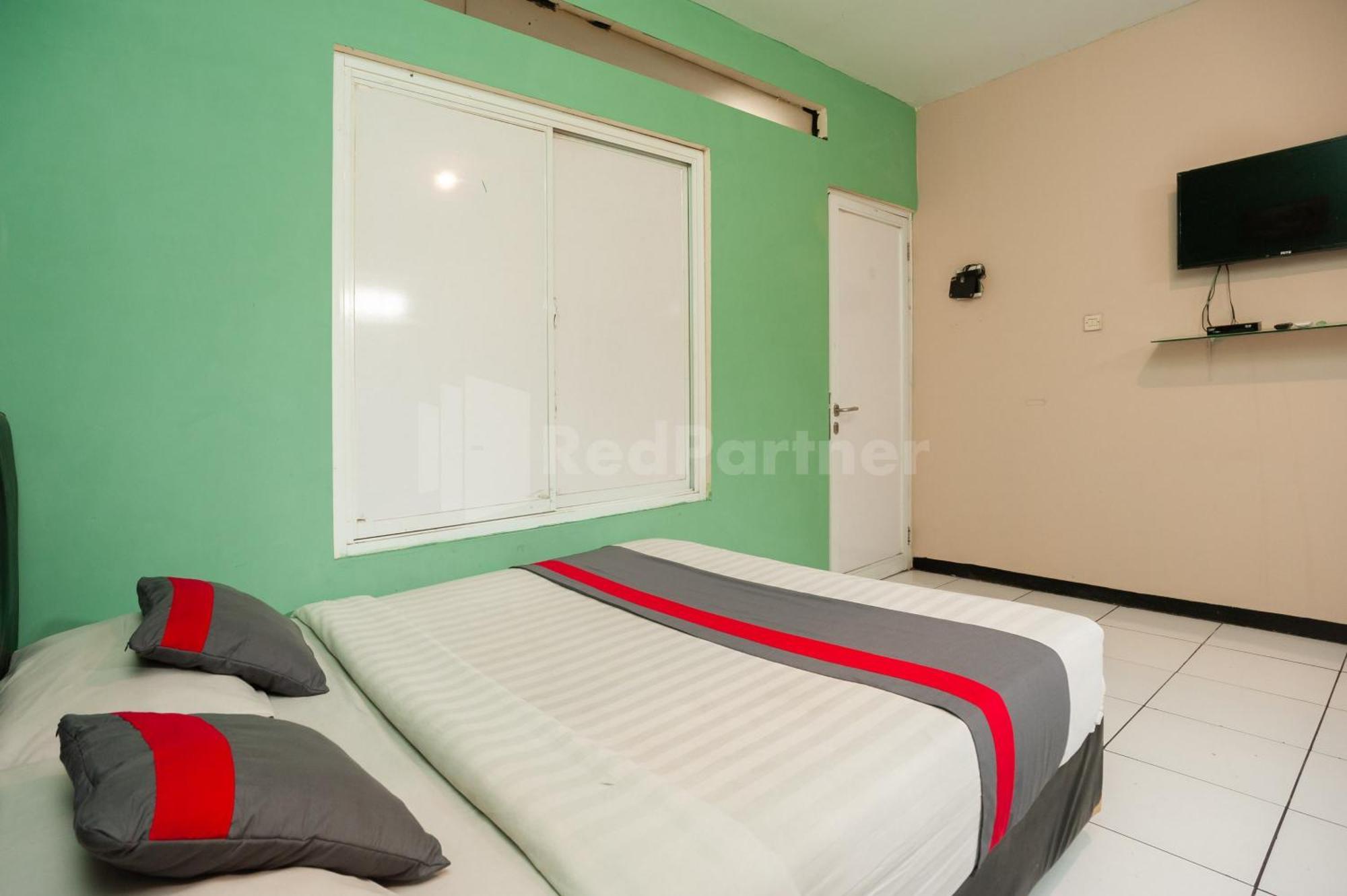 J&B Rooms Pramuka Jakarta Mitra Reddoorz Eksteriør billede