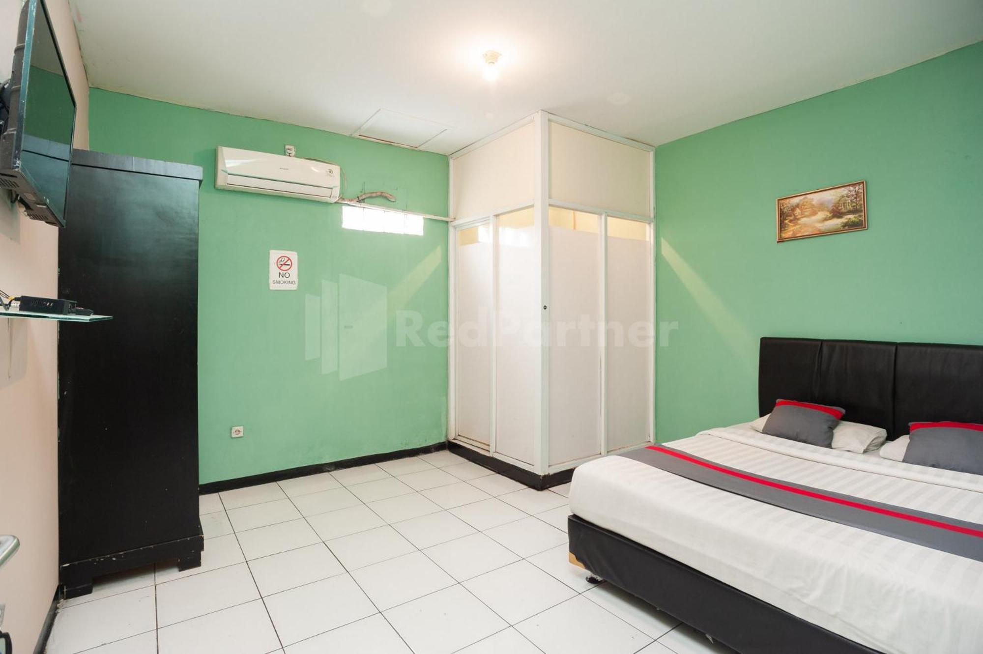 J&B Rooms Pramuka Jakarta Mitra Reddoorz Eksteriør billede